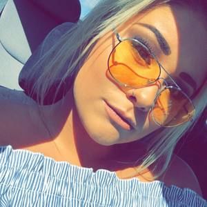 Meet your Posher, Carley